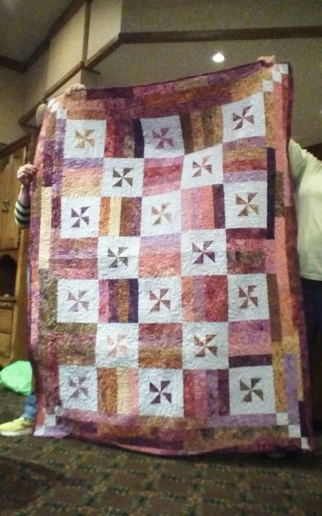 Lyn's pinwheel quilt2